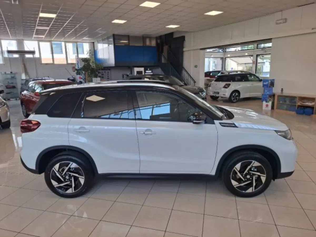 Suzuki Vitara nuova a Reggio Emilia (6)