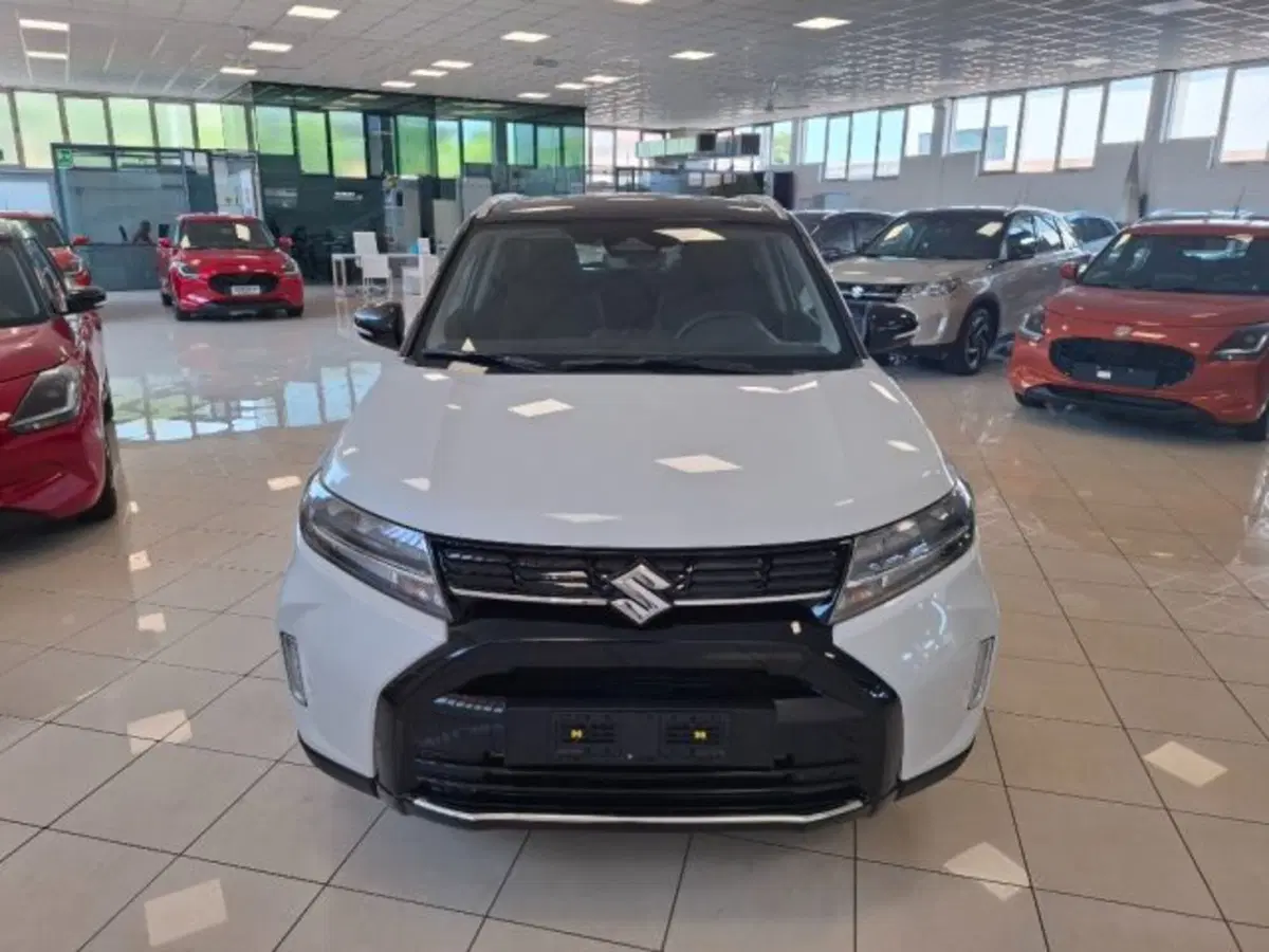 Suzuki Vitara nuova a Reggio Emilia (8)