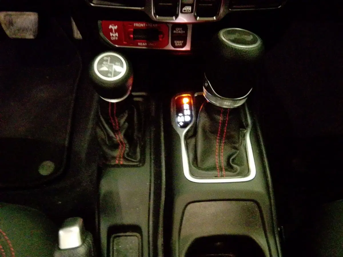 Jeep Wrangler Unlimited usata a Monza e Brianza (11)