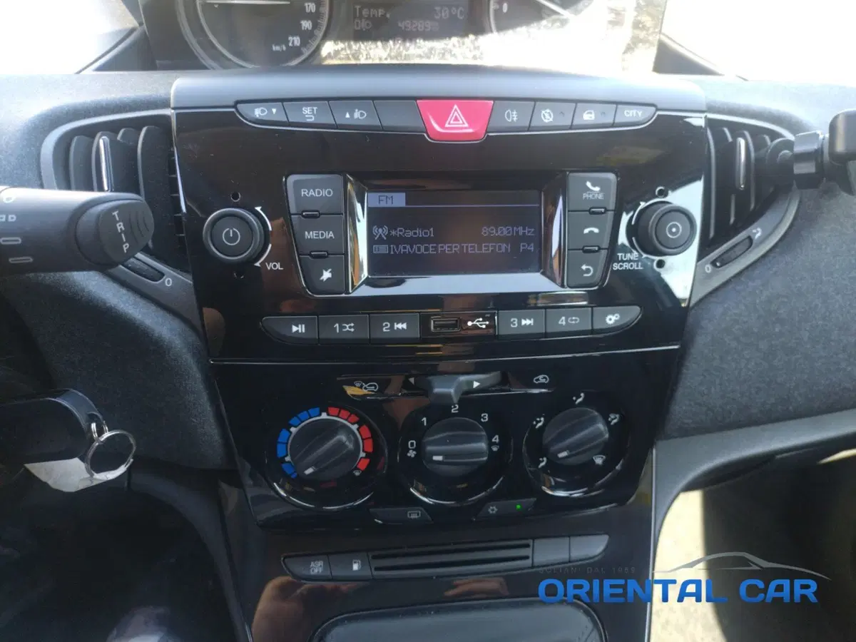 Lancia Ypsilon usata a La Spezia (12)