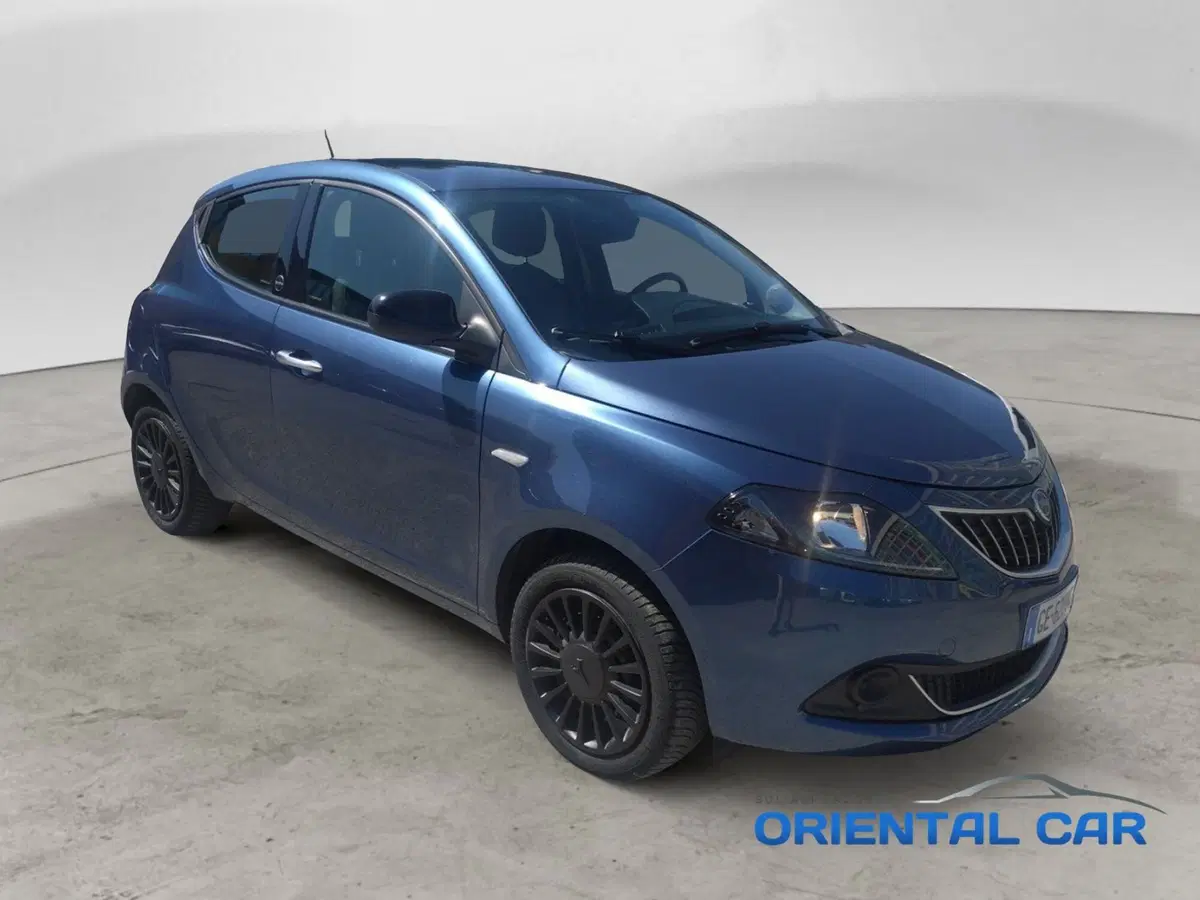Lancia Ypsilon usata a La Spezia (4)
