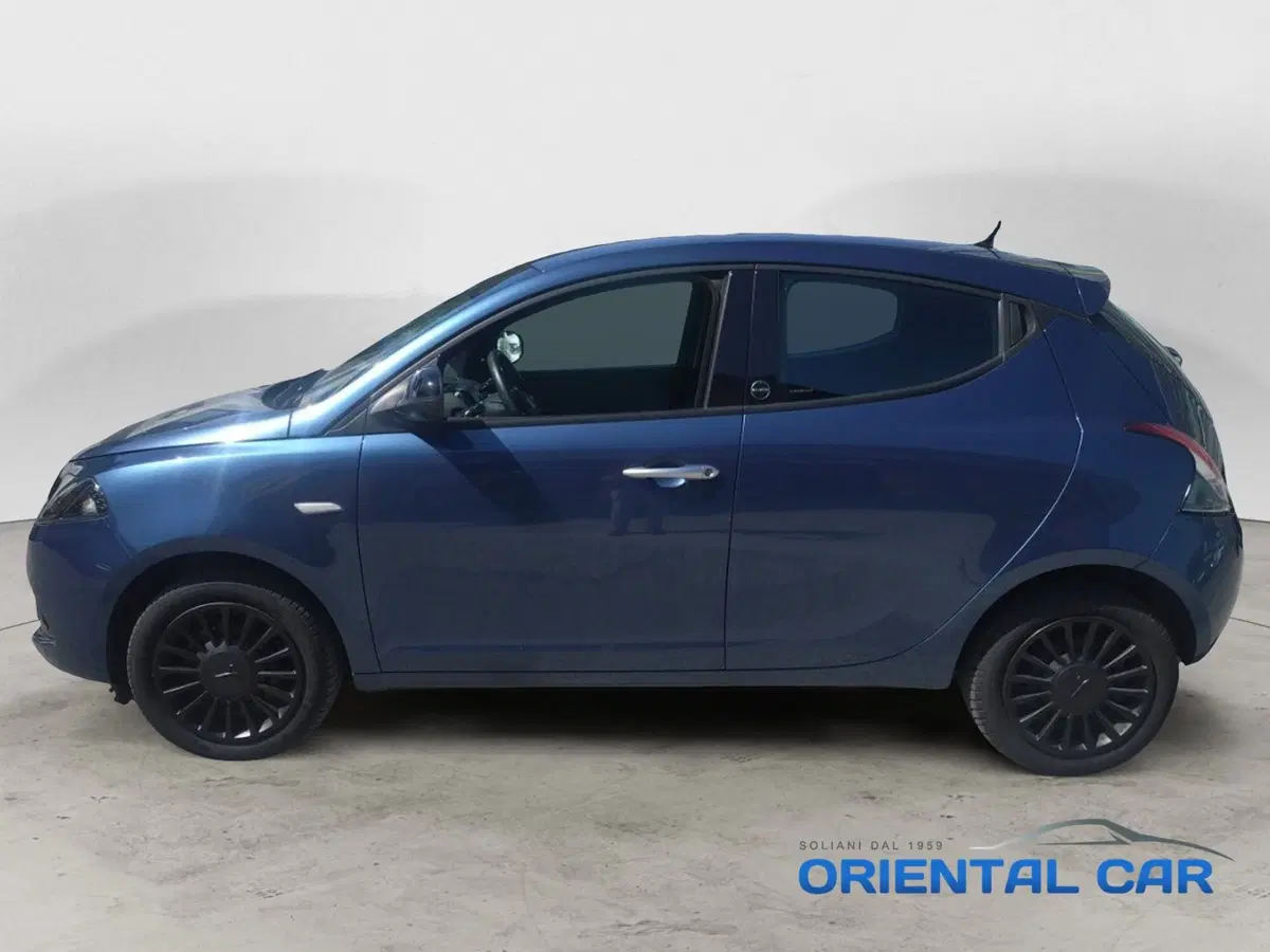 Lancia Ypsilon usata a La Spezia (5)