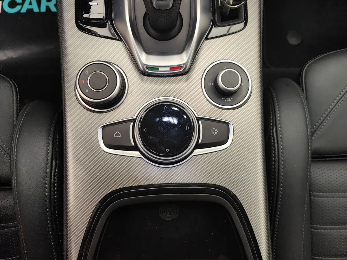 Alfa Romeo Stelvio usata a Como (16)