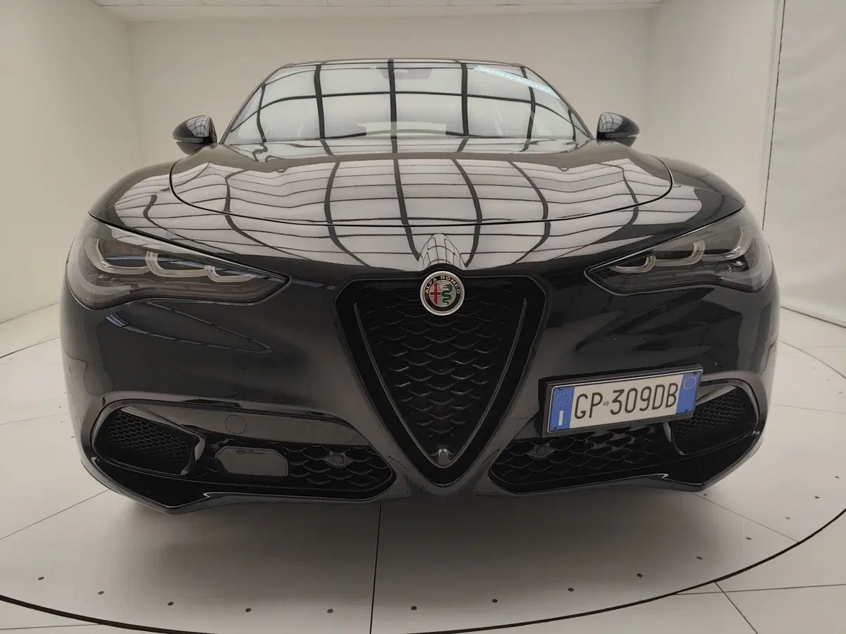 Alfa Romeo Stelvio usata a Como (2)