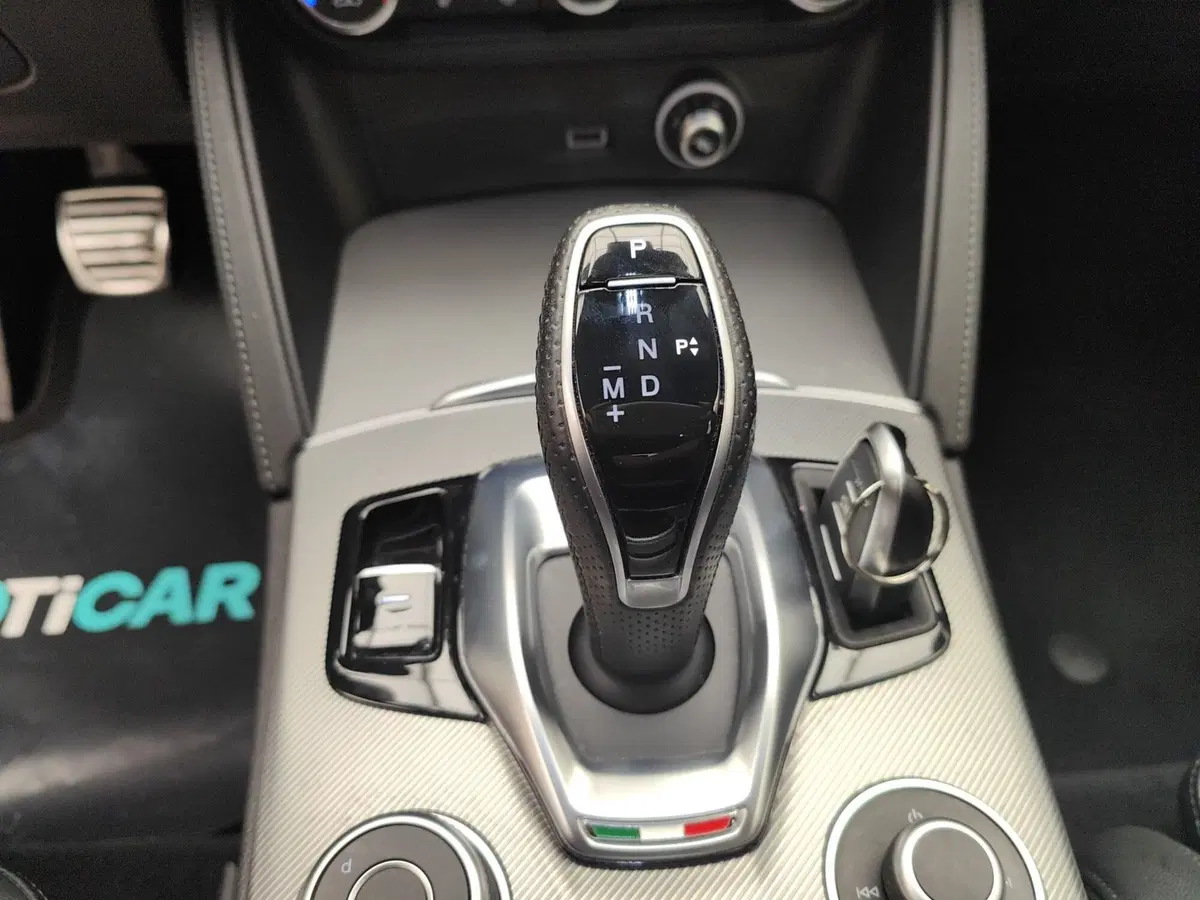 Alfa Romeo Stelvio usata a Como (20)