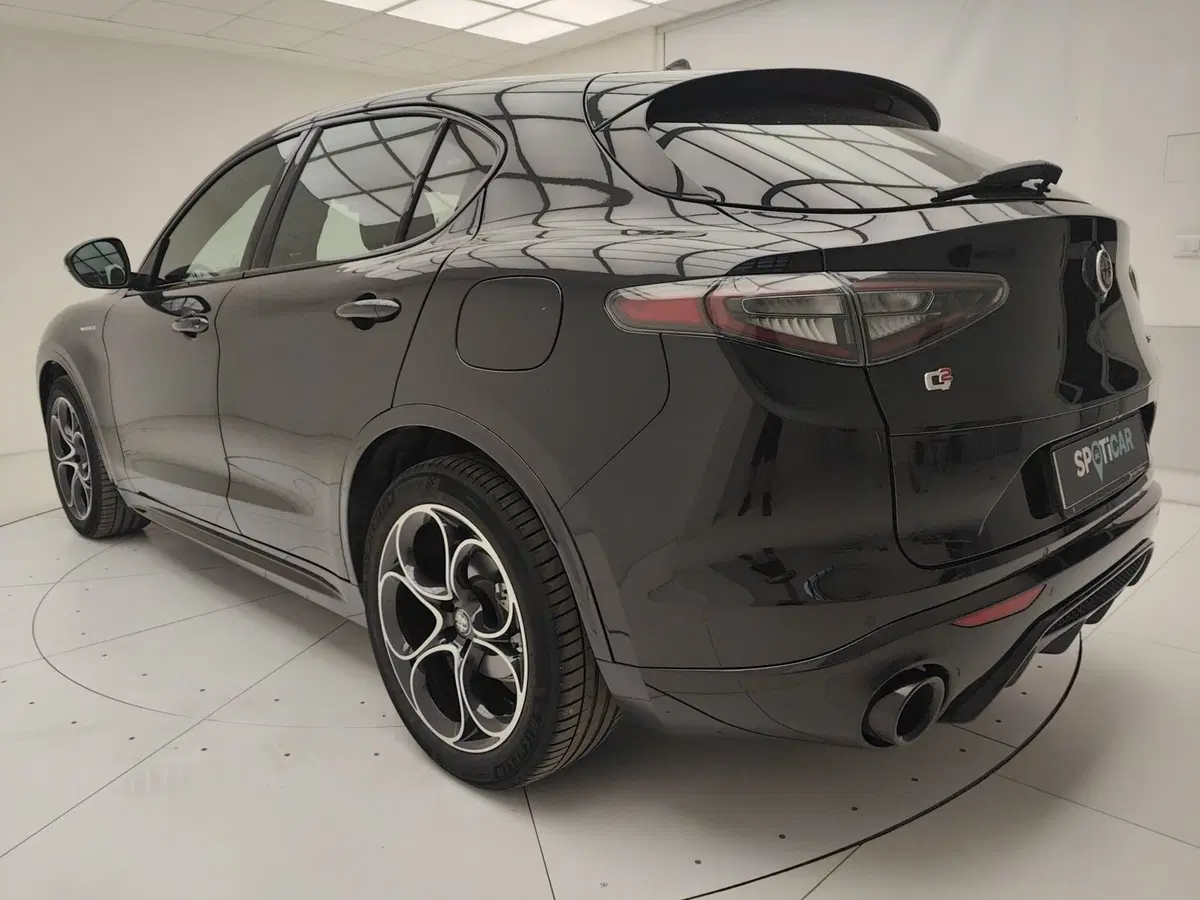 Alfa Romeo Stelvio usata a Como (4)