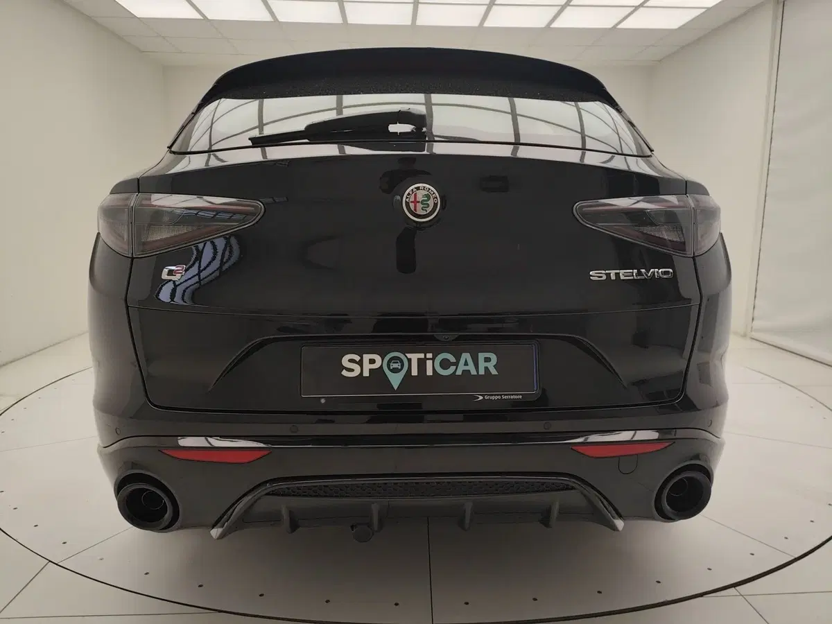 Alfa Romeo Stelvio usata a Como (5)