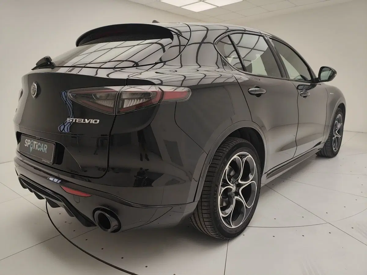 Alfa Romeo Stelvio usata a Como (6)