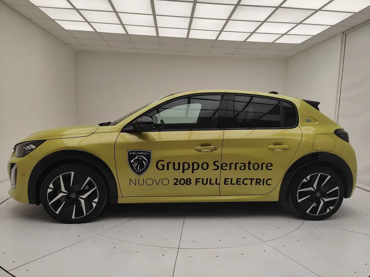 Peugeot 208 nuova a Como (18)