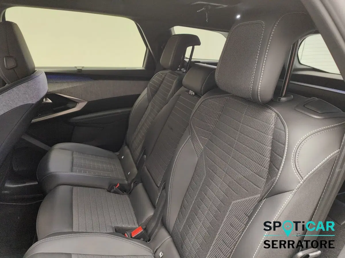 Peugeot 5008 usata a Como (13)