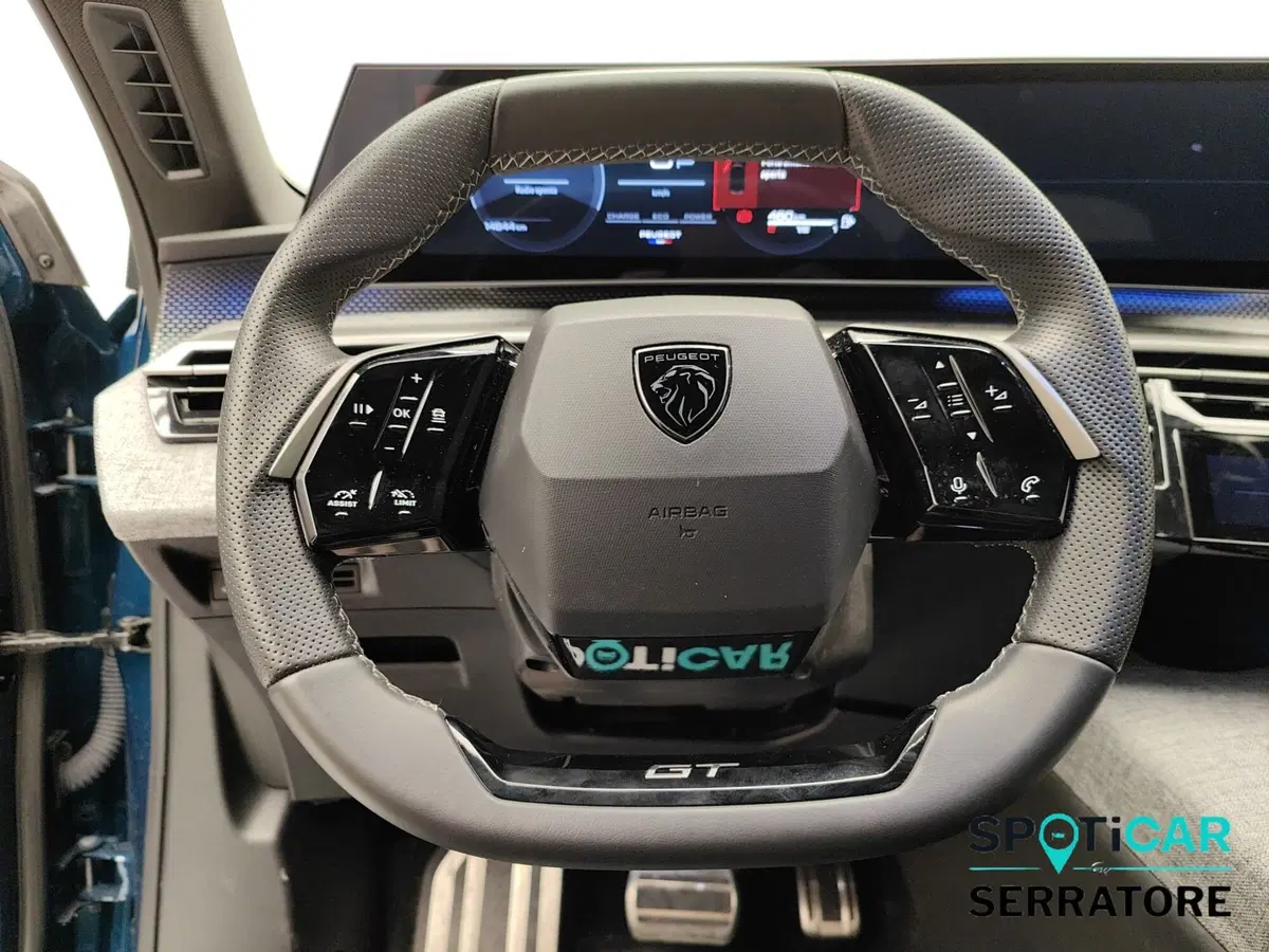 Peugeot 5008 usata a Como (18)