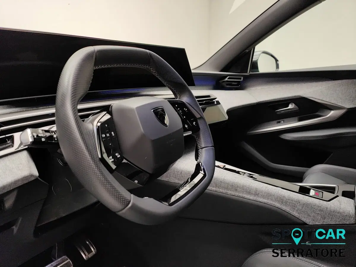 Peugeot 5008 usata a Como (9)