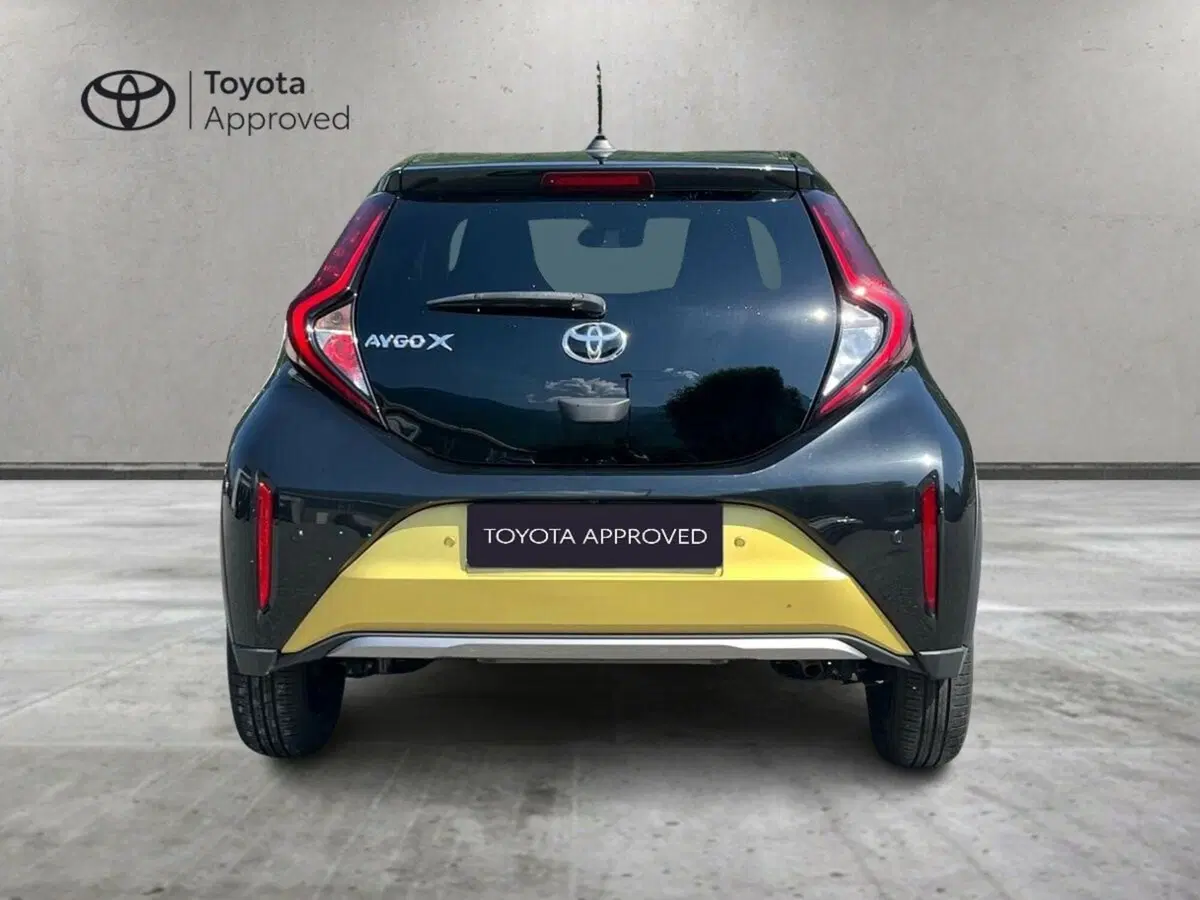 Toyota Aygo X usata a Sondrio (11)