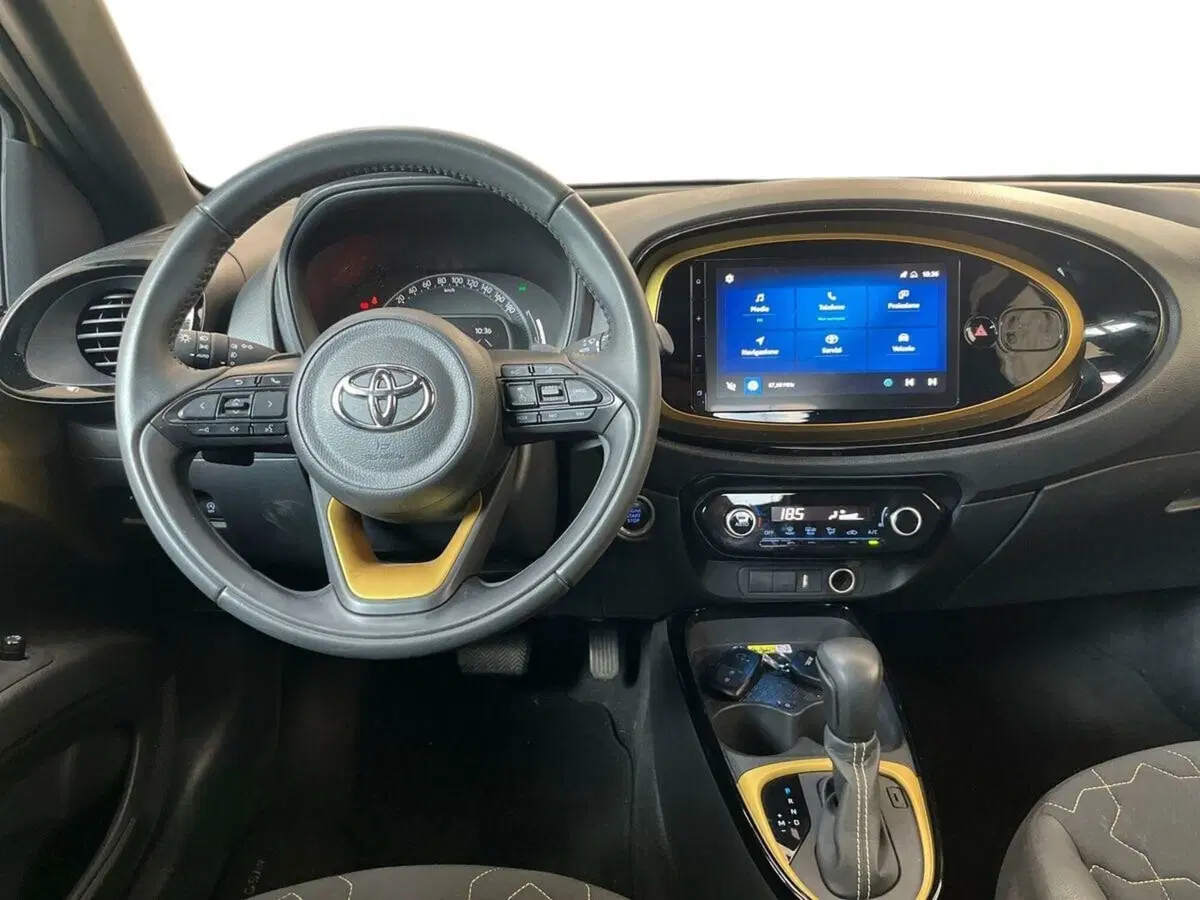 Toyota Aygo X usata a Sondrio (7)