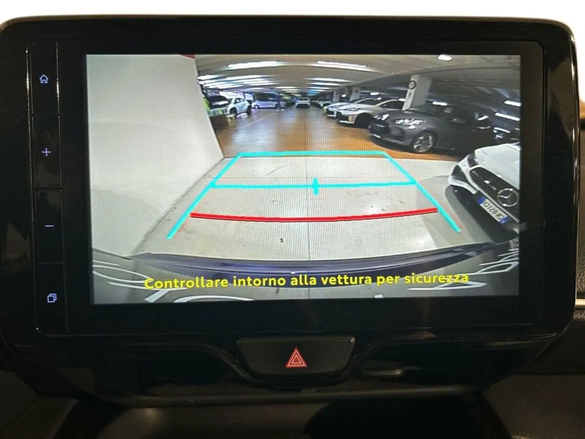 Toyota Yaris Cross usata a Sondrio (14)