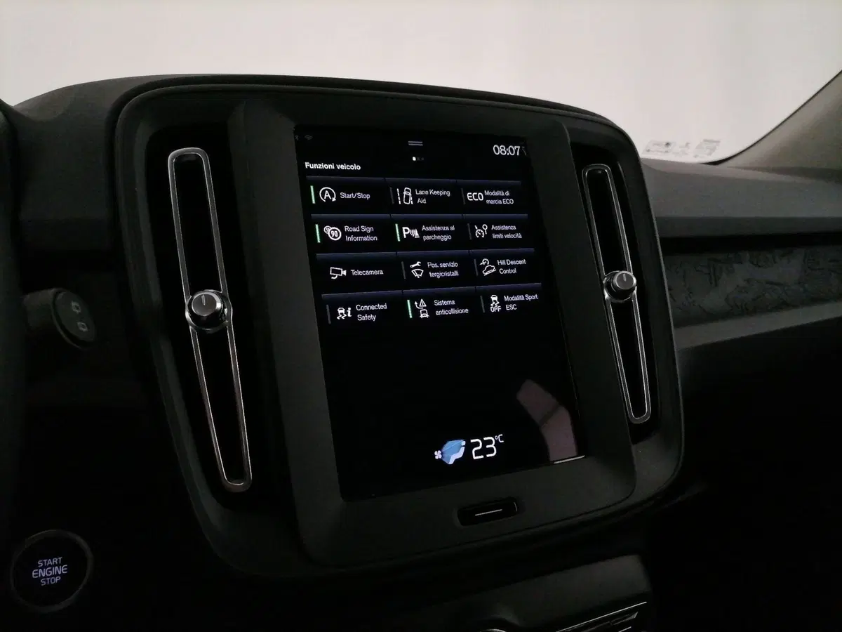 VOLVO Veicoli Commerciali XC40 usata a Roma (19)