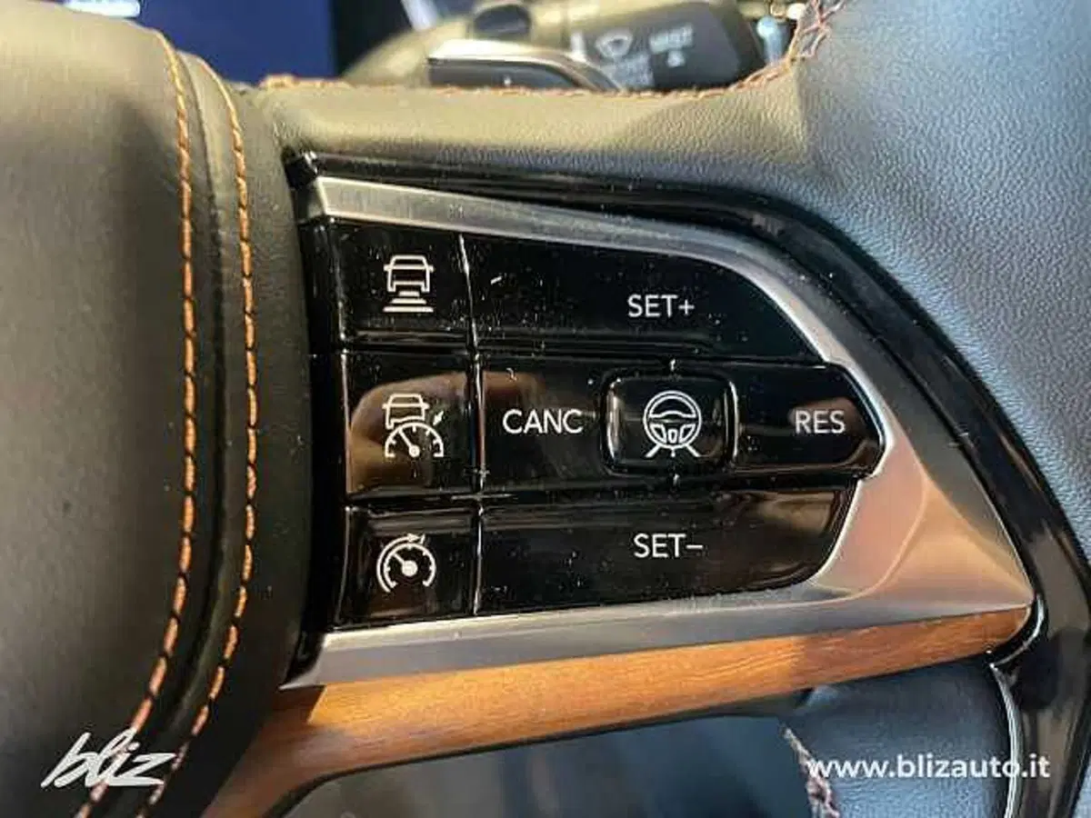 Jeep Grand Cherokee usata a Udine (11)