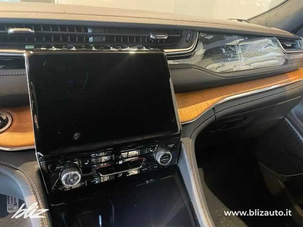 Jeep Grand Cherokee usata a Udine (15)