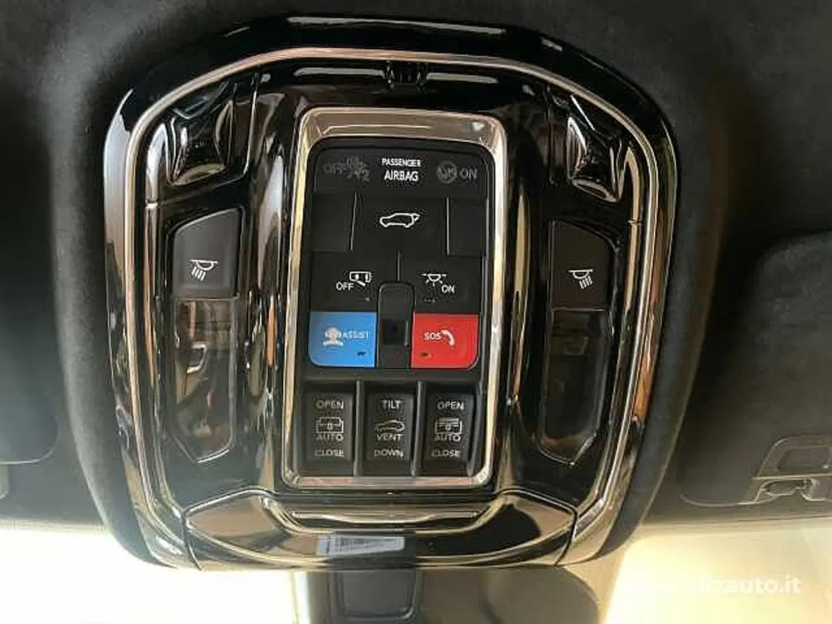Jeep Grand Cherokee usata a Udine (8)