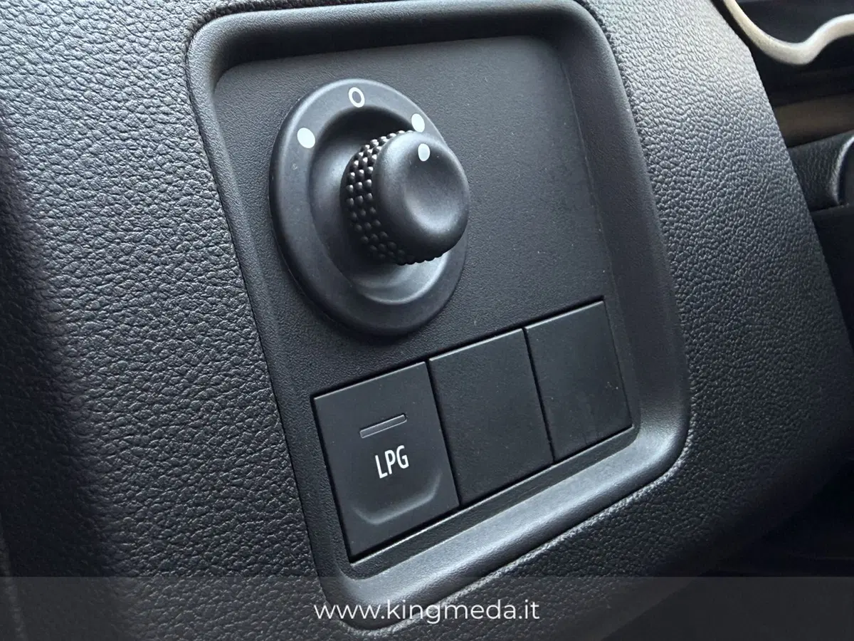 Dacia Duster usata a Monza e Brianza (13)