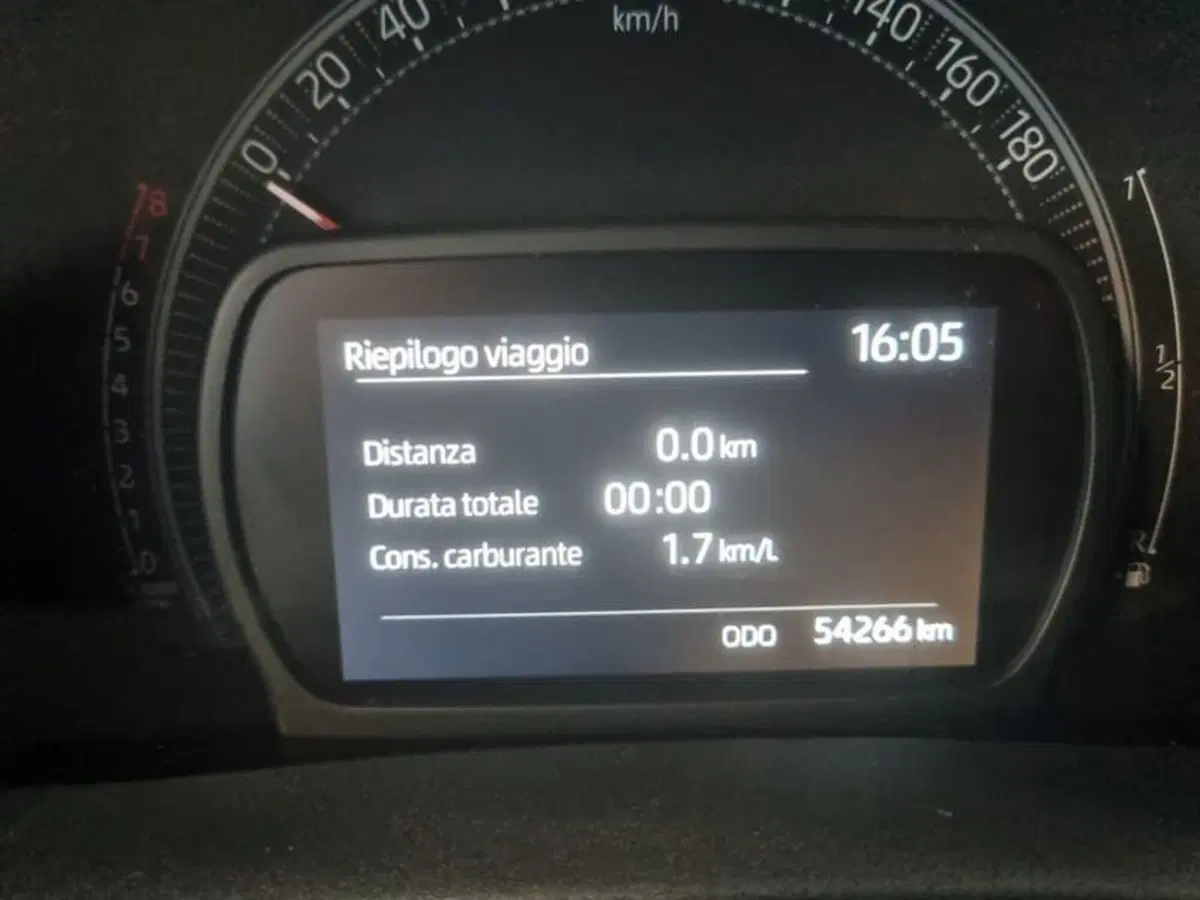 Toyota Aygo X usata a Vicenza (14)