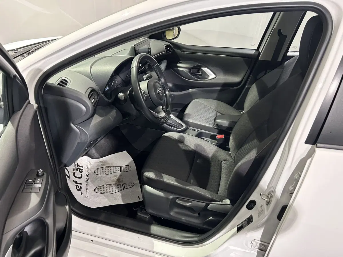 Toyota Yaris usata a Milano (12)