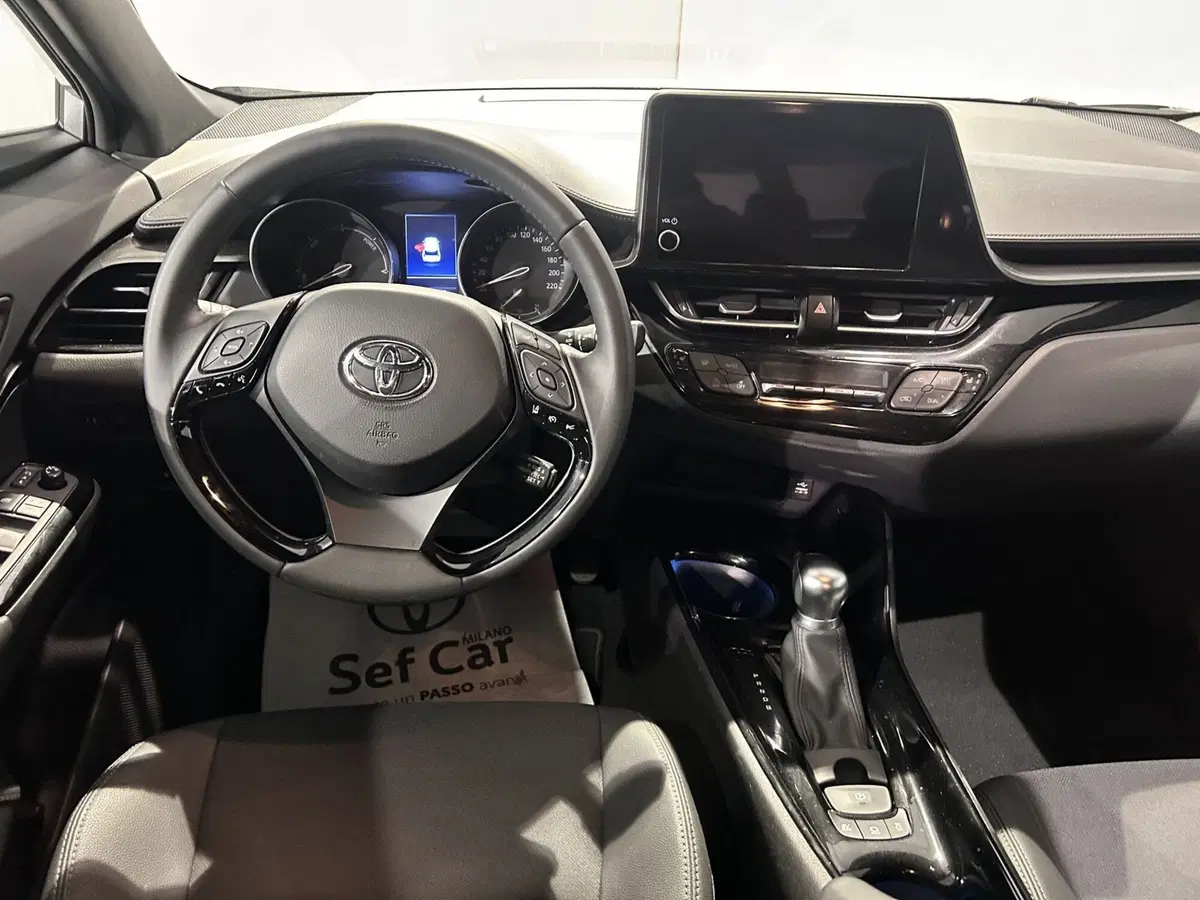 Toyota Toyota C-HR usata a Milano (10)