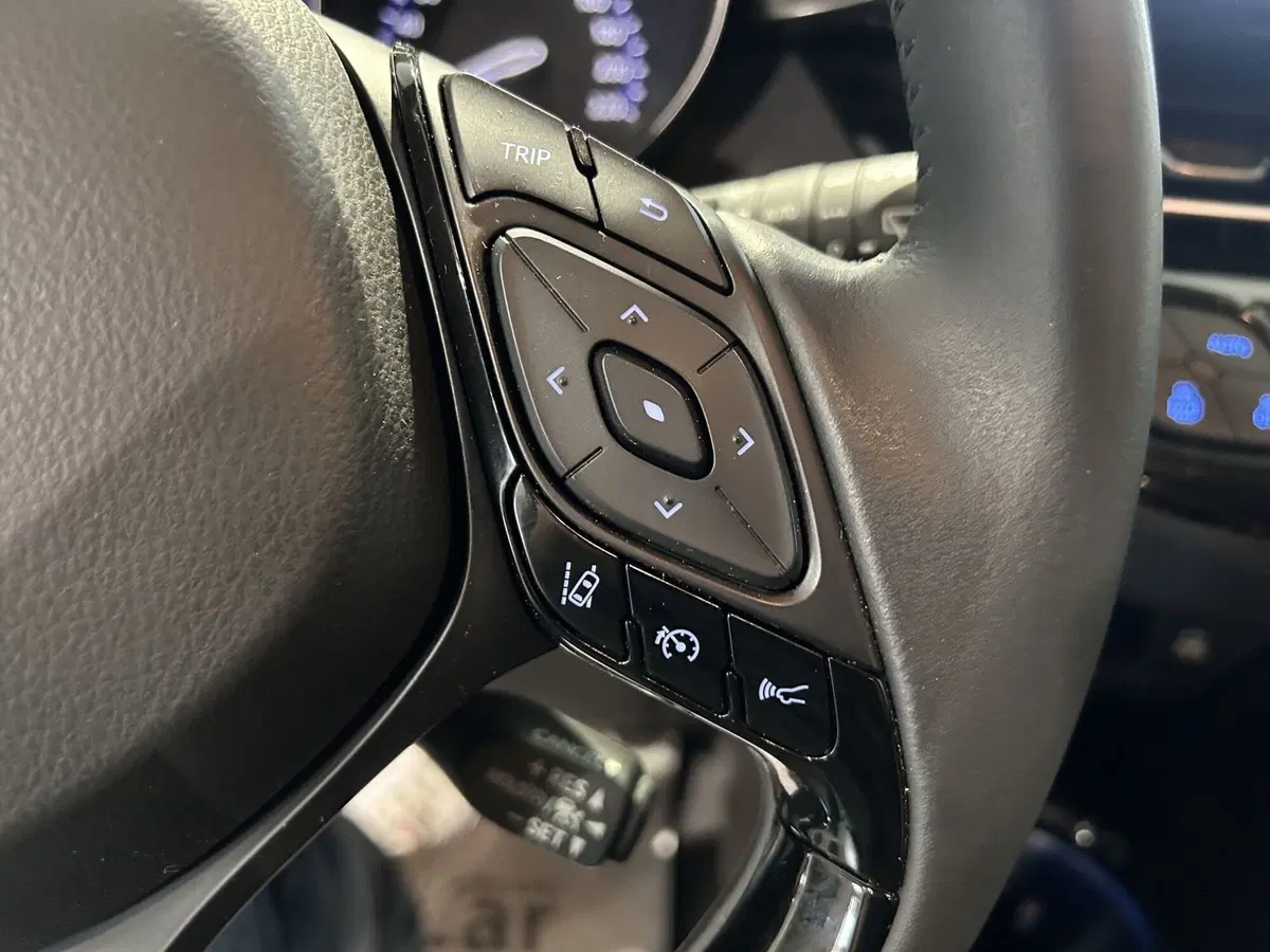 Toyota Toyota C-HR usata a Milano (16)