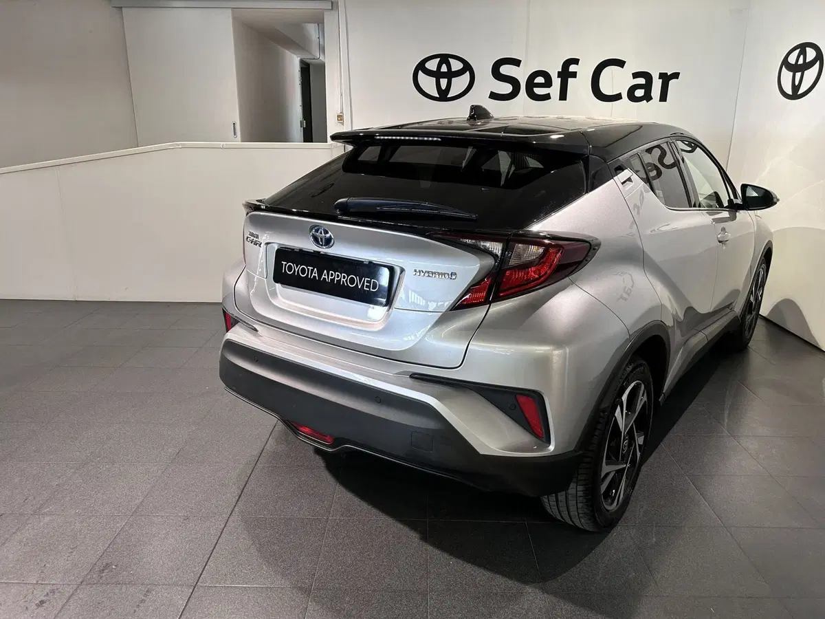 Toyota Toyota C-HR usata a Milano (4)
