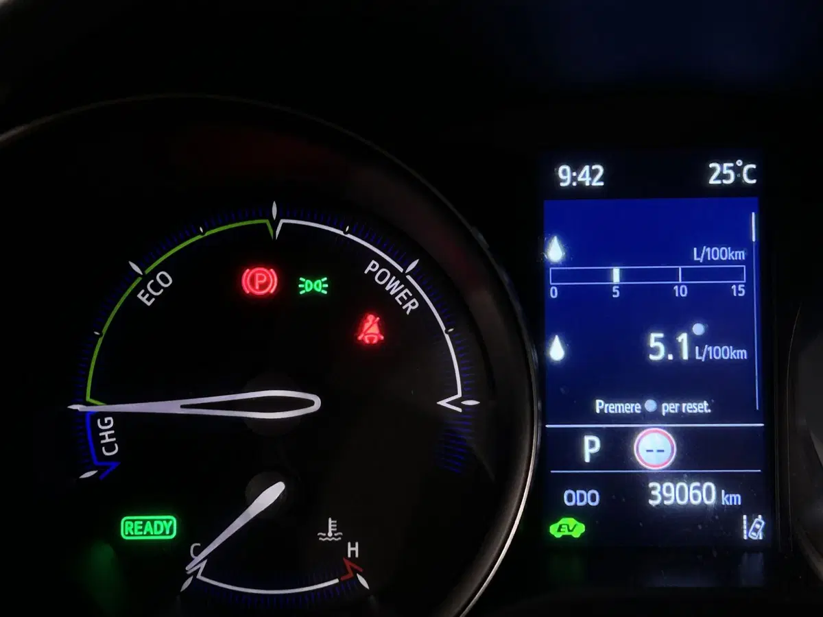 Toyota Toyota C-HR usata a Milano (9)