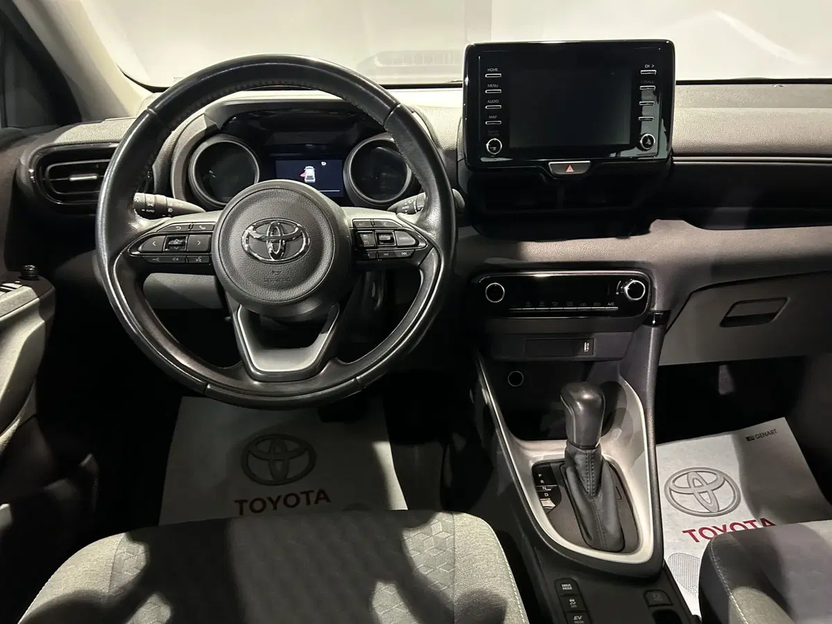 Toyota Yaris usata a Milano (9)