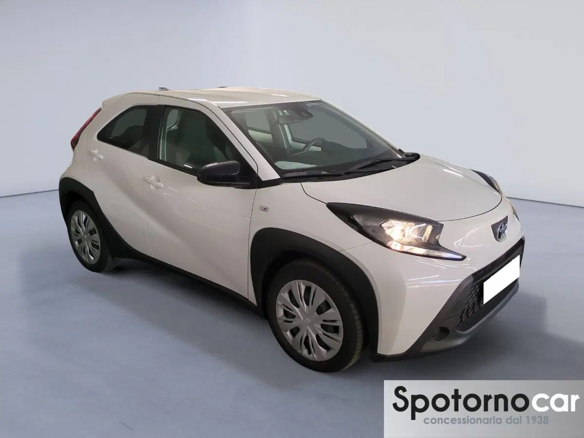 Toyota Aygo X usata a Milano (8)