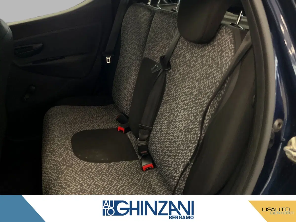 Lancia Ypsilon usata a Bergamo (12)