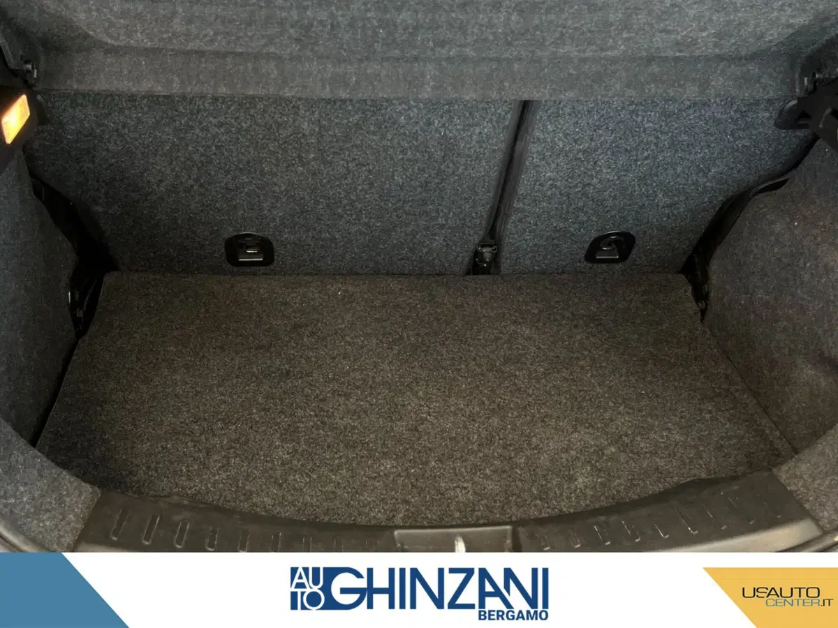 Lancia Ypsilon usata a Bergamo (15)