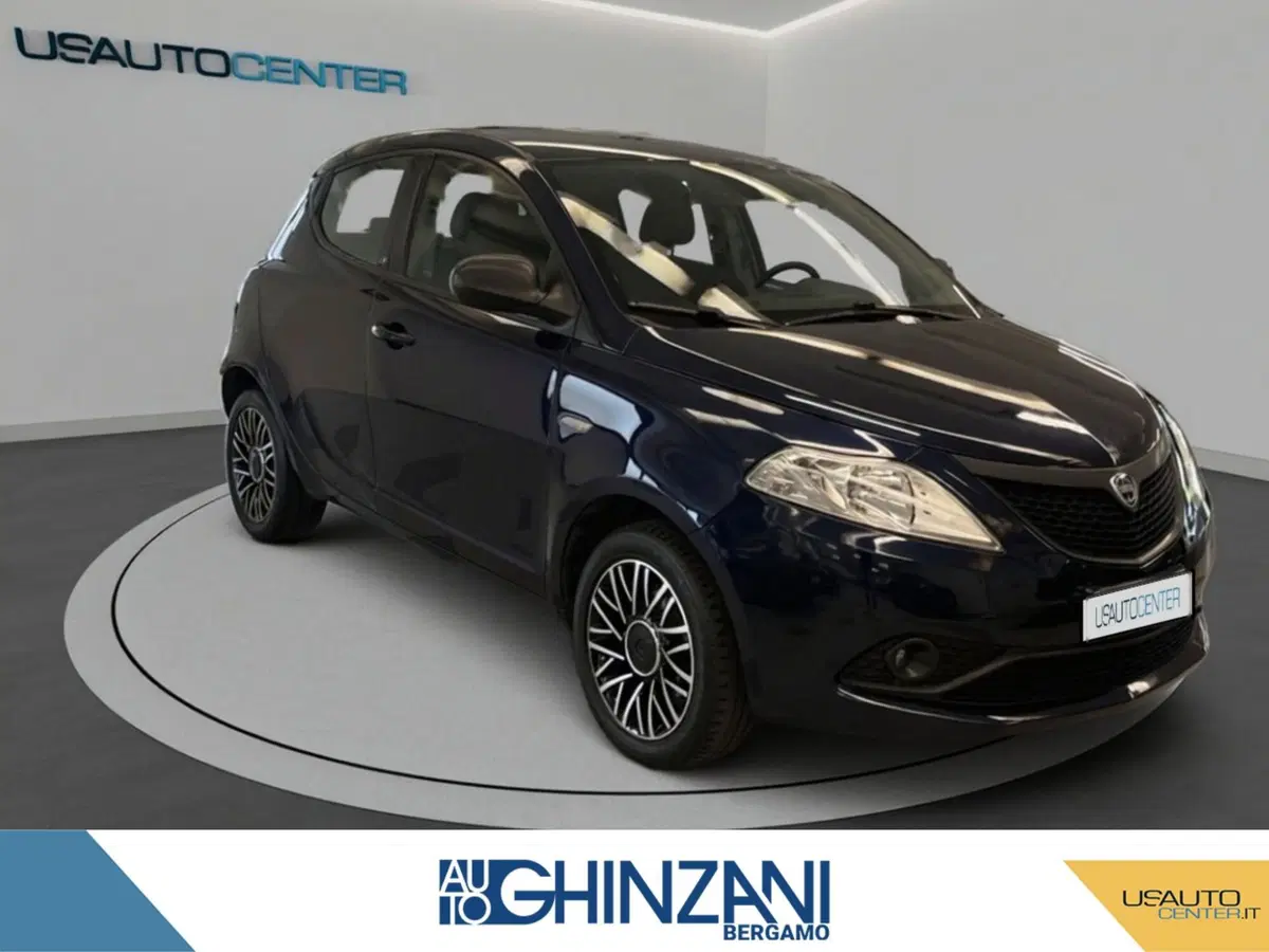 Lancia Ypsilon usata a Bergamo (2)
