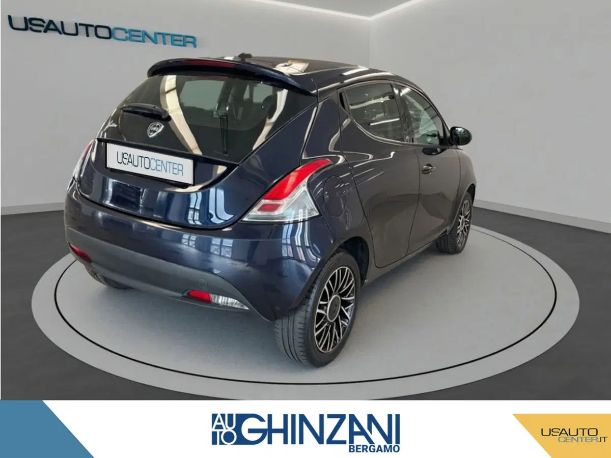 Lancia Ypsilon usata a Bergamo (4)