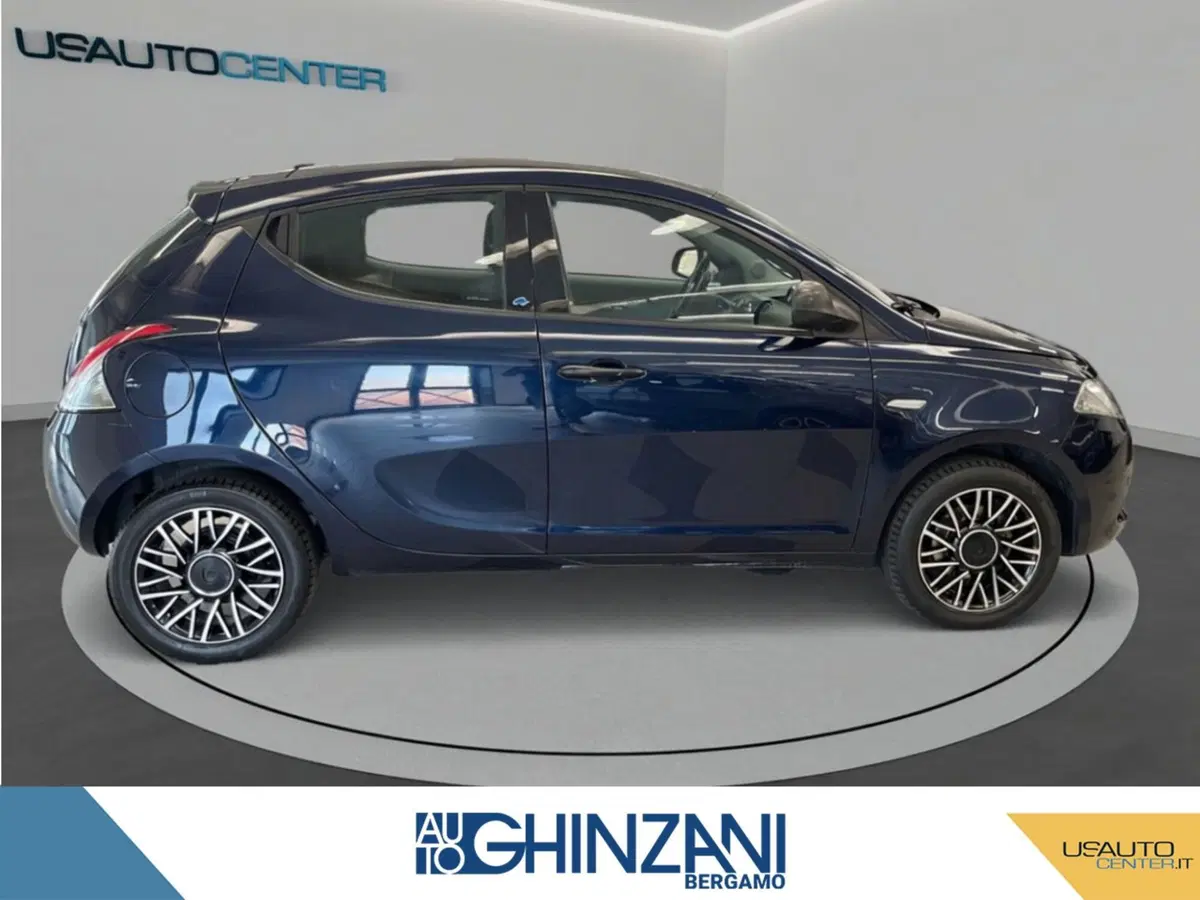 Lancia Ypsilon usata a Bergamo (5)