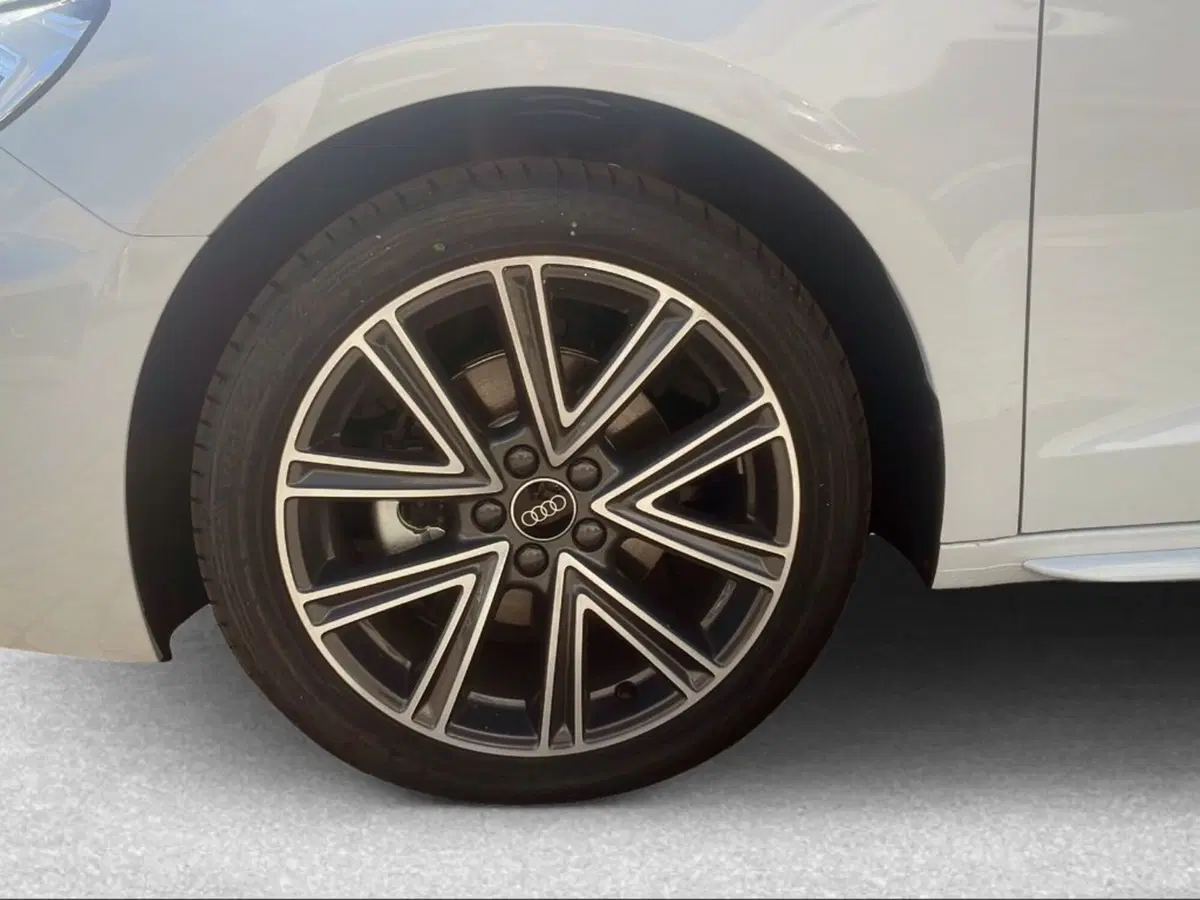 Audi A1 Sportback nuova a Livorno (6)