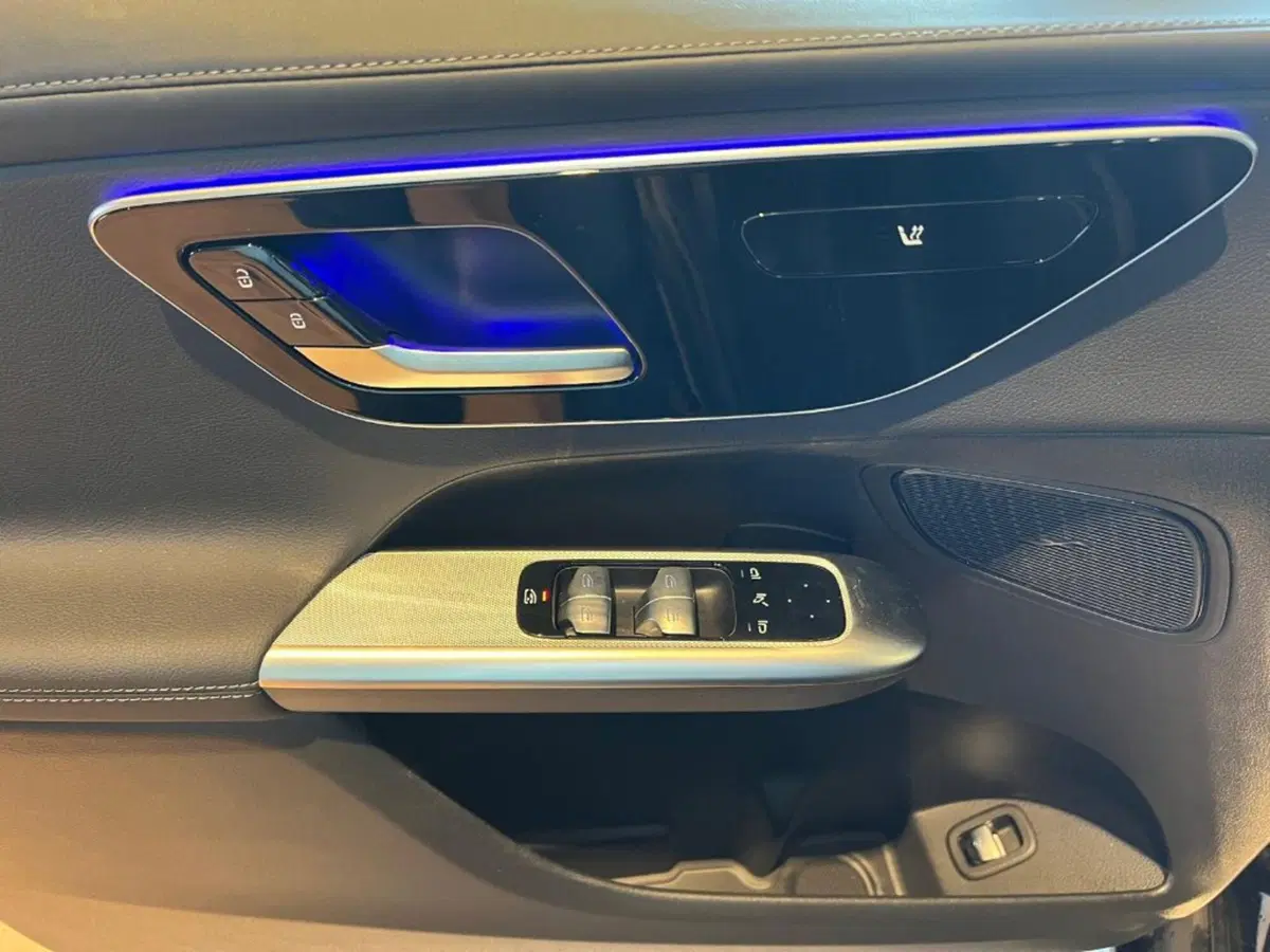 Mercedes-Benz GLC nuova a Pisa (10)