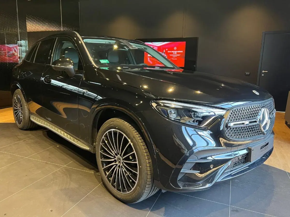 Mercedes-Benz GLC nuova a Pisa (2)