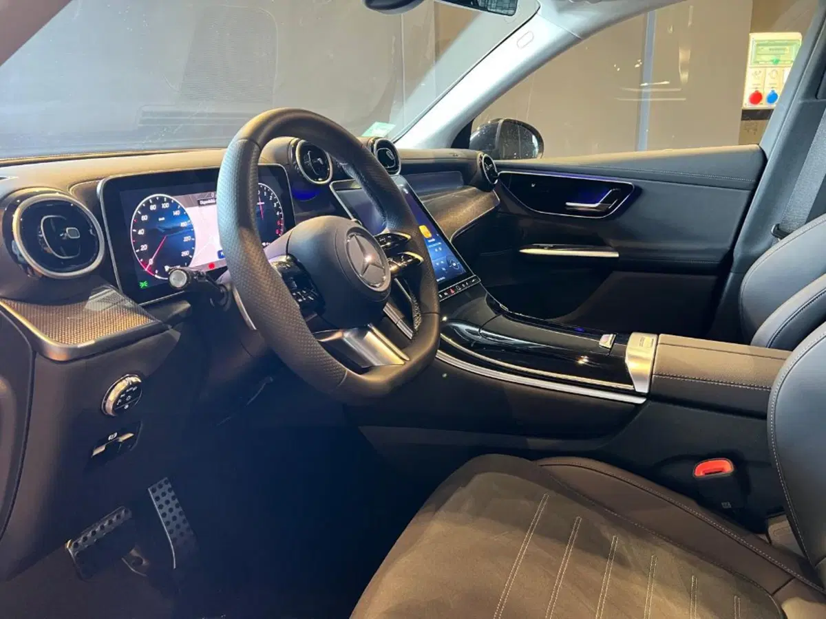 Mercedes-Benz GLC nuova a Pisa (8)