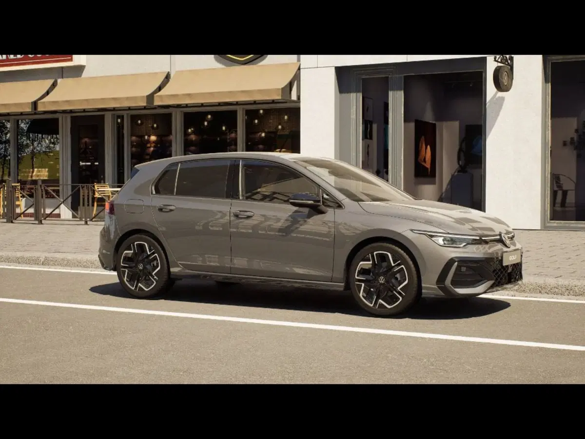 Volkswagen Golf nuova a Livorno (3)