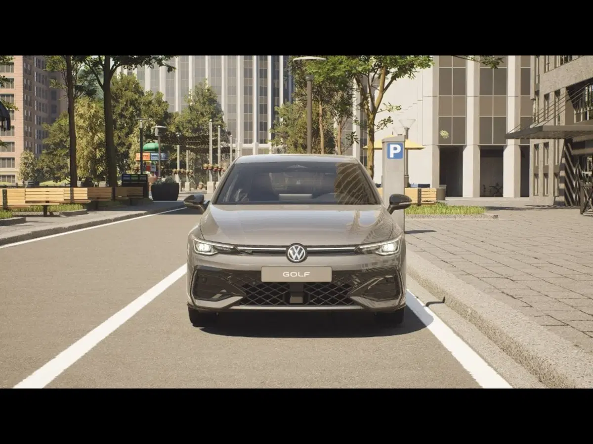 Volkswagen Golf nuova a Livorno (5)