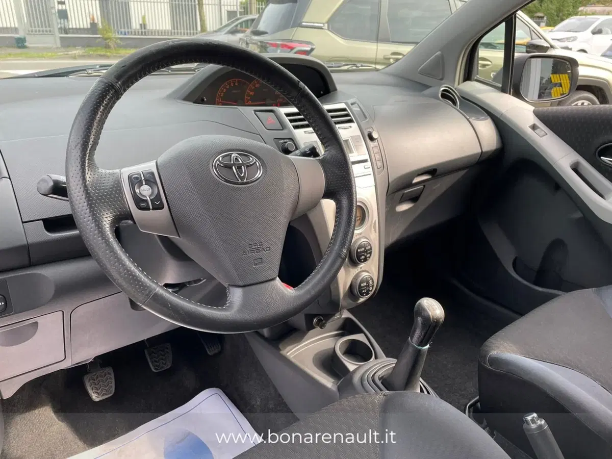 Toyota Yaris usata a Monza e Brianza (12)