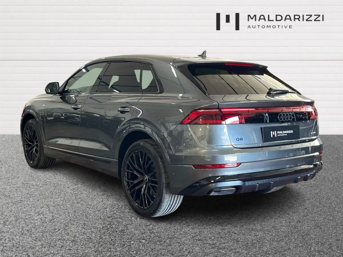 Audi Q8 nuova a Lecce (4)