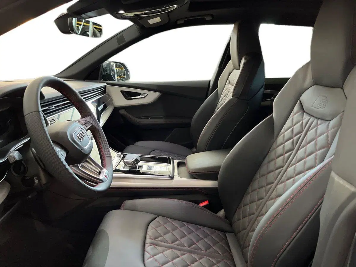 Audi Q8 nuova a Lecce (7)