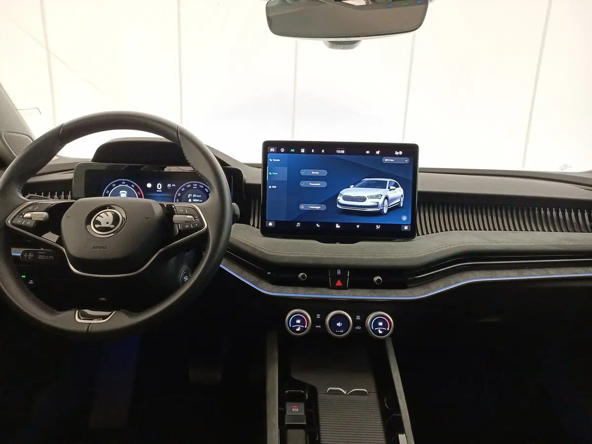 Skoda Superb usata a Bari (10)