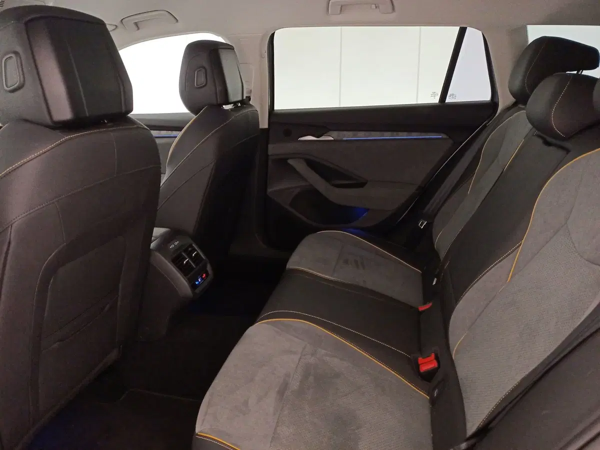 Skoda Superb usata a Bari (8)