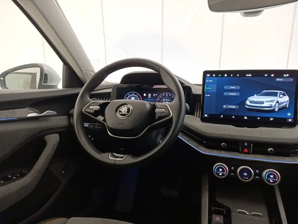 Skoda Superb usata a Bari (9)