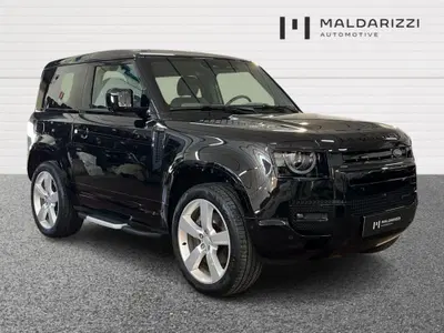 Land Rover Defender 90 Hard Top 3.0d i6 mhev X-Dynamic SE awd 250cv auto del 2022 usata a Bari